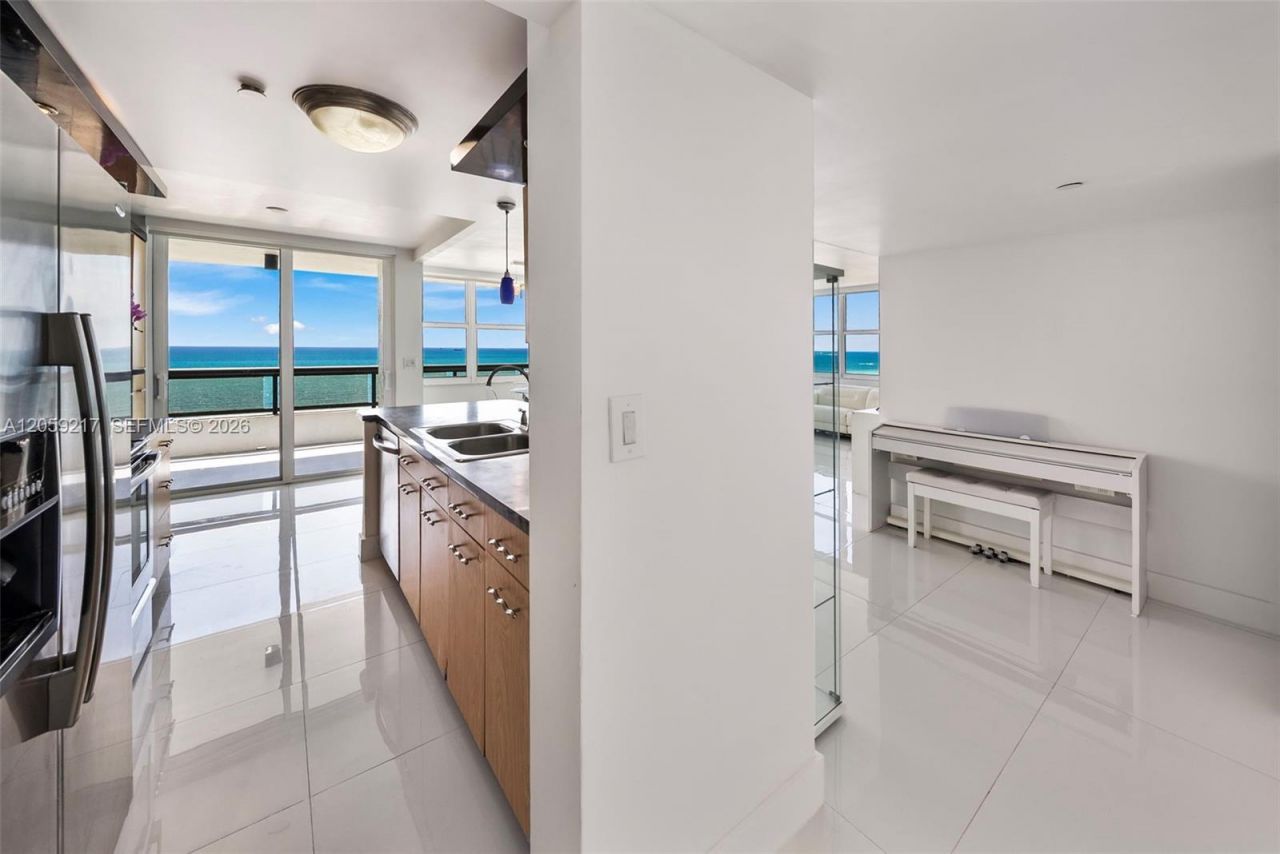 2555 Collins Ave , Unit 1511, Miami Beach, FL 33140 Photo