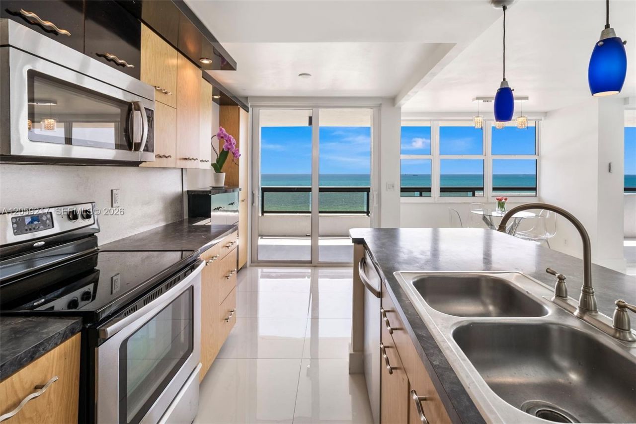 2555 Collins Ave , Unit 1511, Miami Beach, FL 33140 Photo