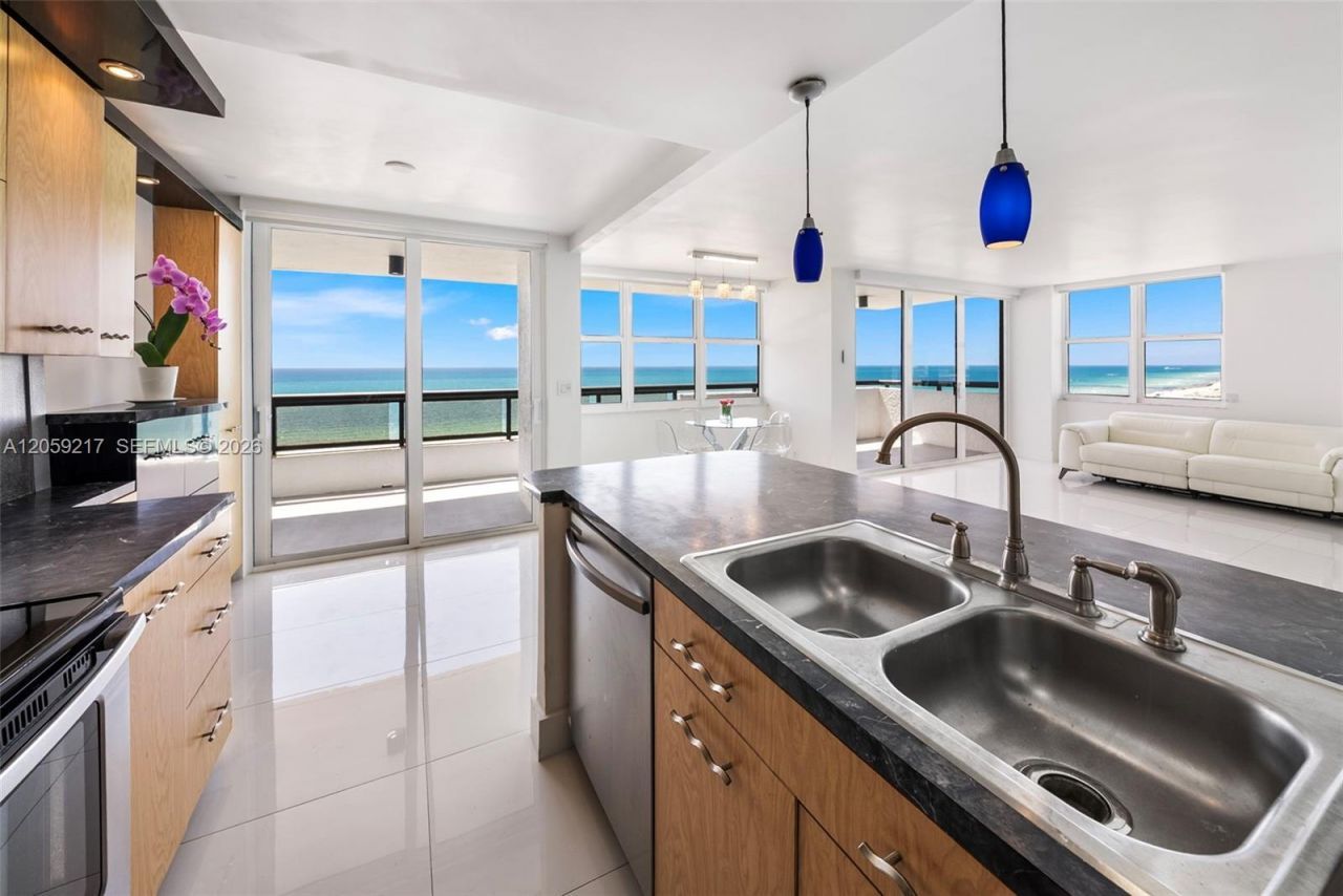 2555 Collins Ave , Unit 1511, Miami Beach, FL 33140 Photo