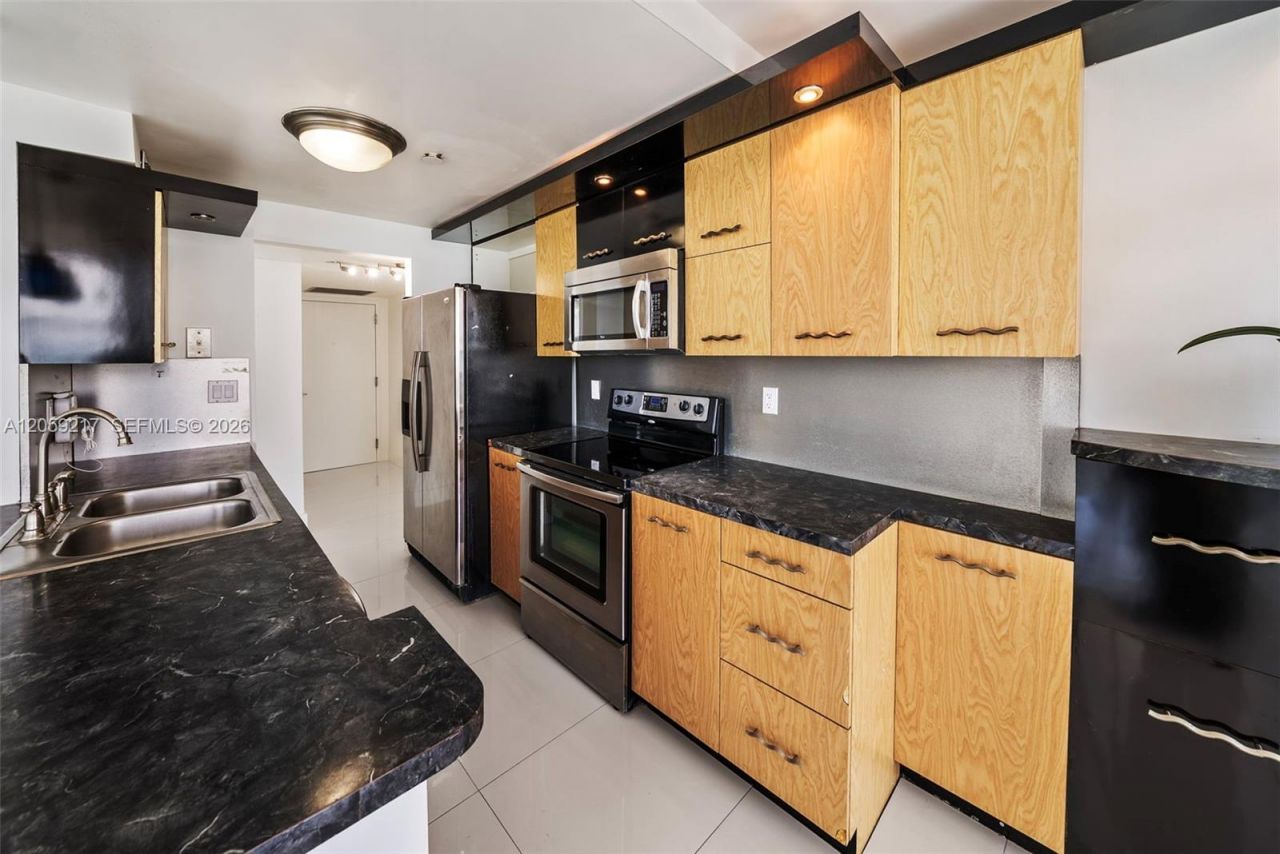 2555 Collins Ave , Unit 1511, Miami Beach, FL 33140 Photo
