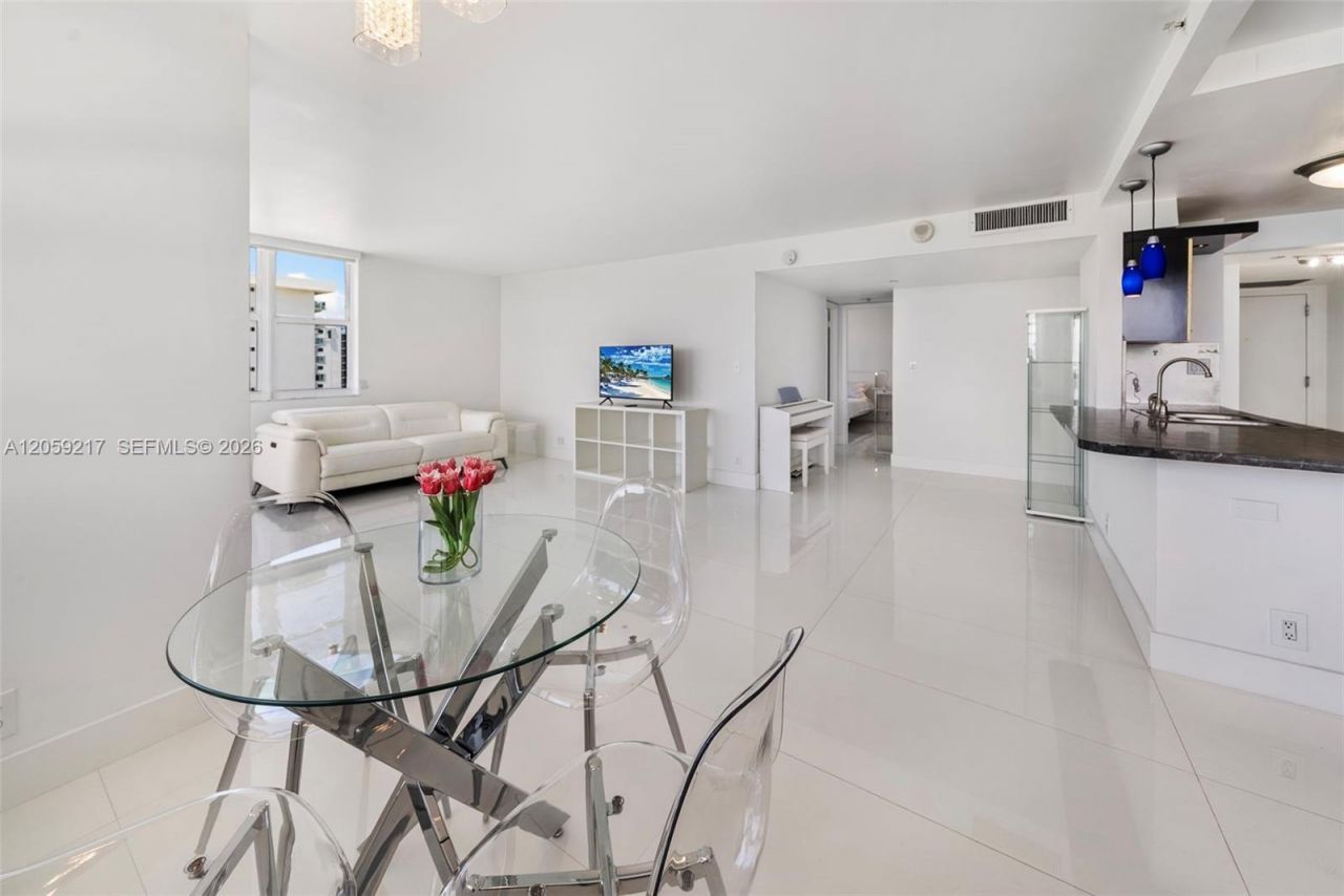 2555 Collins Ave , Unit 1511, Miami Beach, FL 33140 Photo