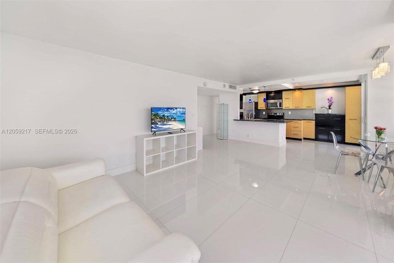 2555 Collins Ave , Unit 1511, Miami Beach, FL 33140 Photo
