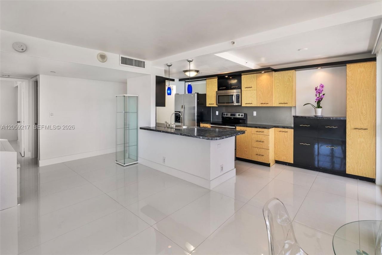 2555 Collins Ave , Unit 1511, Miami Beach, FL 33140 Photo