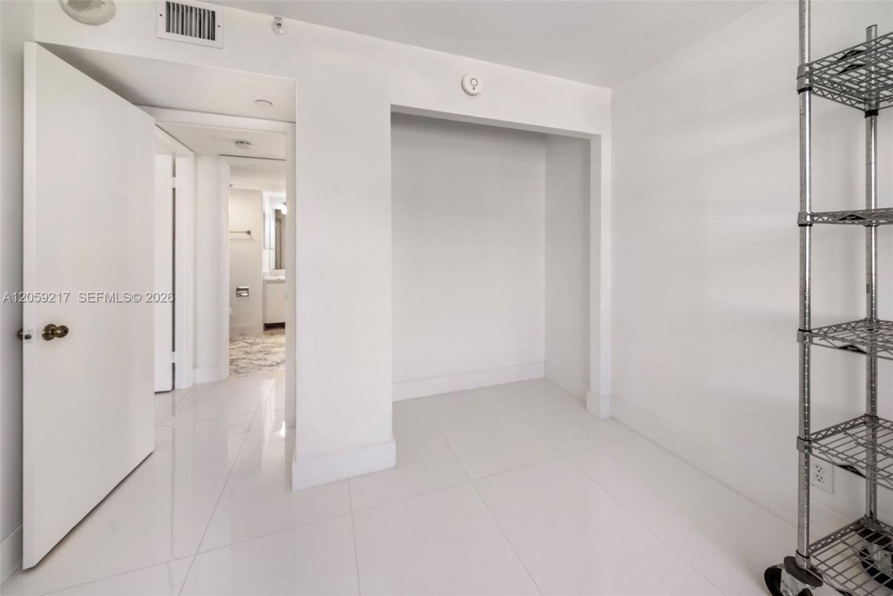 2555 Collins Ave , Unit 1511, Miami Beach, FL 33140 Photo