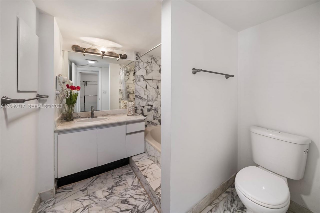 2555 Collins Ave , Unit 1511, Miami Beach, FL 33140 Photo