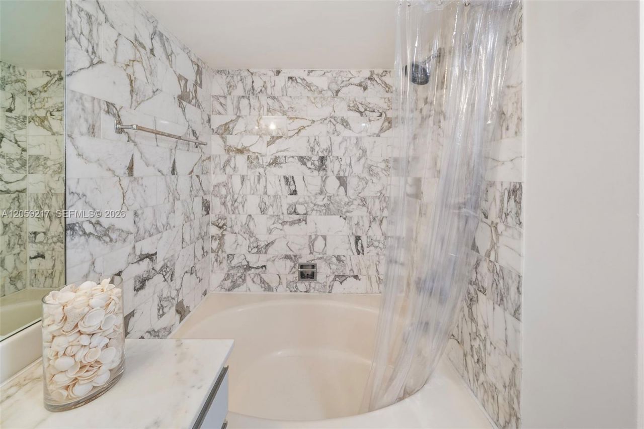 2555 Collins Ave , Unit 1511, Miami Beach, FL 33140 Photo