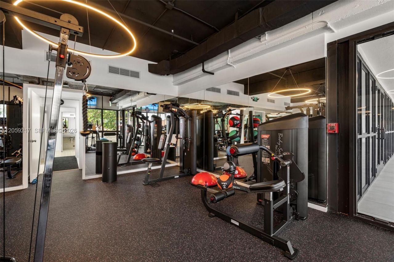 2555 Collins Ave , Unit 1511, Miami Beach, FL 33140 Photo
