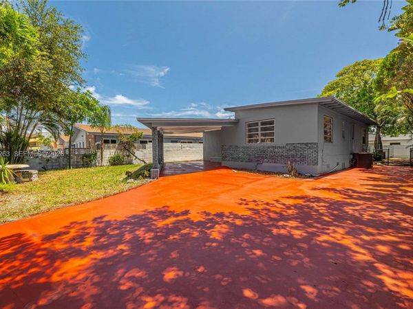 1777 N 17th Ct , Hollywood, FL 33020