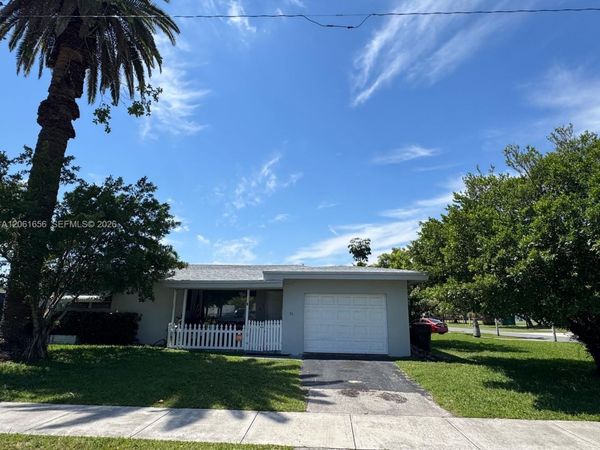 91 Fronton Blvd , Dania Beach, FL 33004