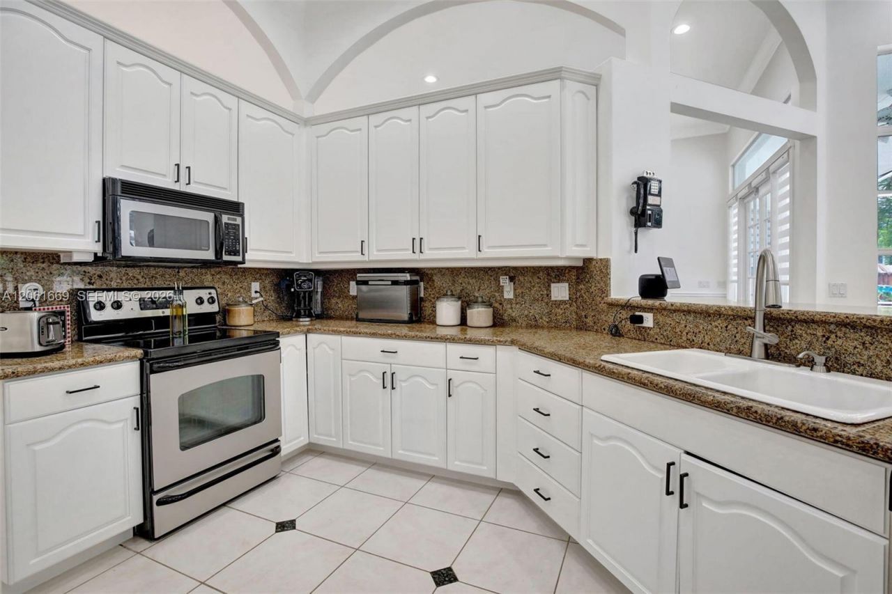 351 NW 110th Ave, Plantation, FL 33324 Photo