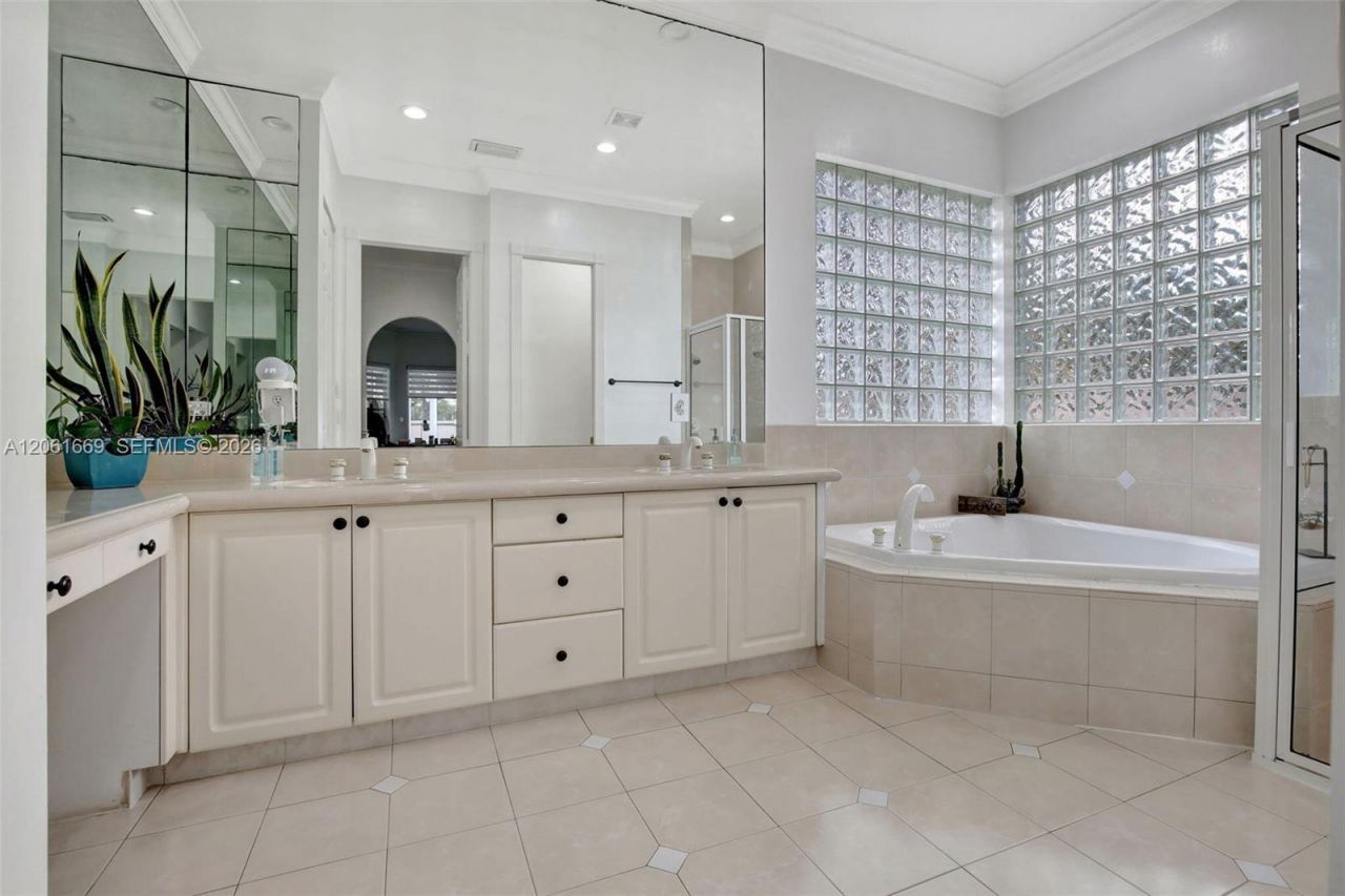 351 NW 110th Ave, Plantation, FL 33324 Photo