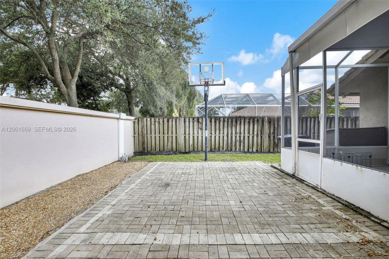 351 NW 110th Ave, Plantation, FL 33324 Photo