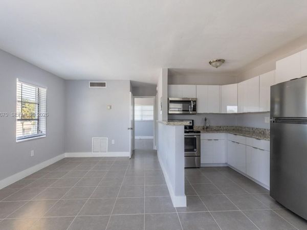 1960 NE 161st St , Unit 201, North Miami Beach, FL 33162