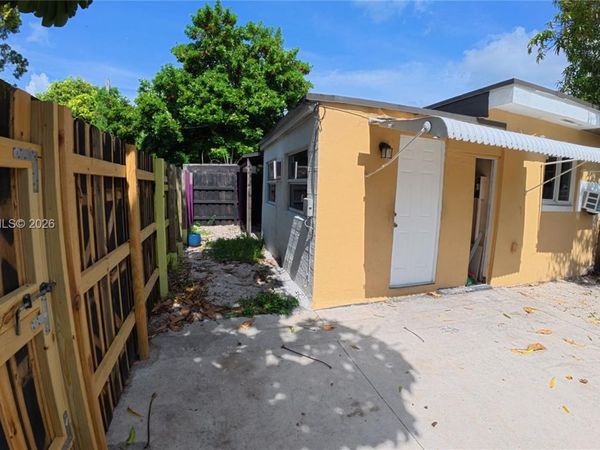 5400 SW 36th St , Unit 1, West Park, FL 33023