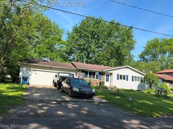 4376 Wheatland Drive, Flint Township, Mi 48473