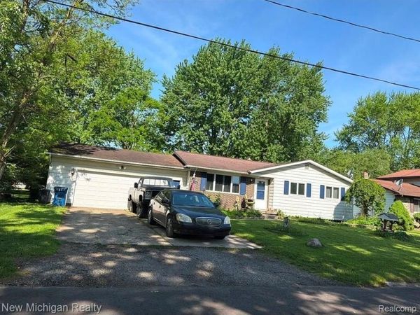4376 Wheatland Drive, Flint Township, Mi 48473