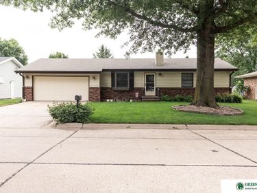 129 S Michigan Avenue, York, NE 68467