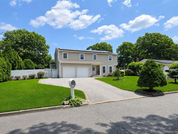 17 Carriage Lane , Centereach, NY 11720