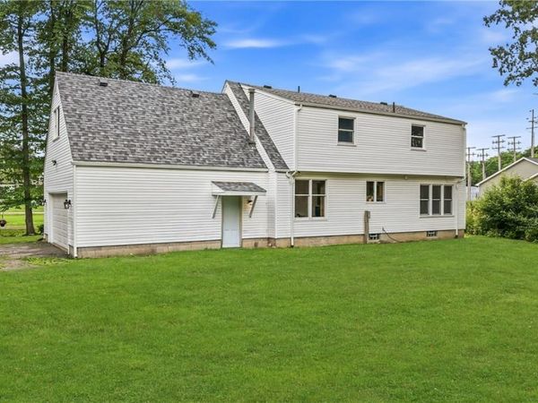 836 School Street , Hubbard, OH 44425