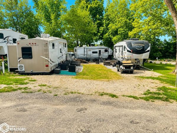 5134 Aurora Drive, Brooklyn, IA 52211