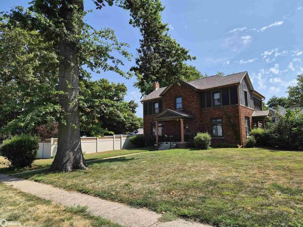 404 N C Street, Oskaloosa, IA 52577