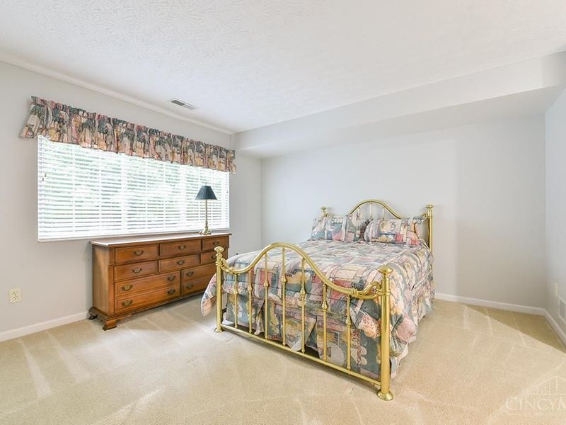 5958 Castlewood Crossing, Miami Twp, OH 45150 Photo 17