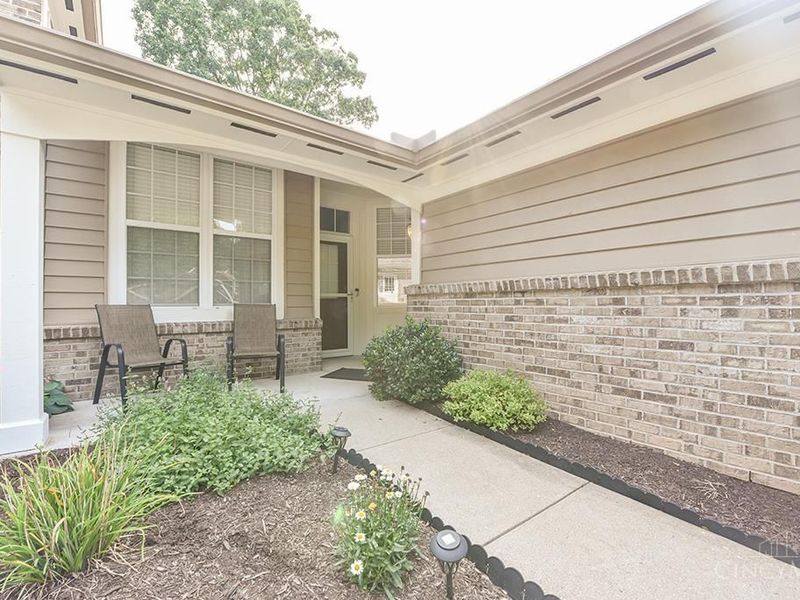 5958 Castlewood Crossing, Miami Twp, OH 45150 Photo 2