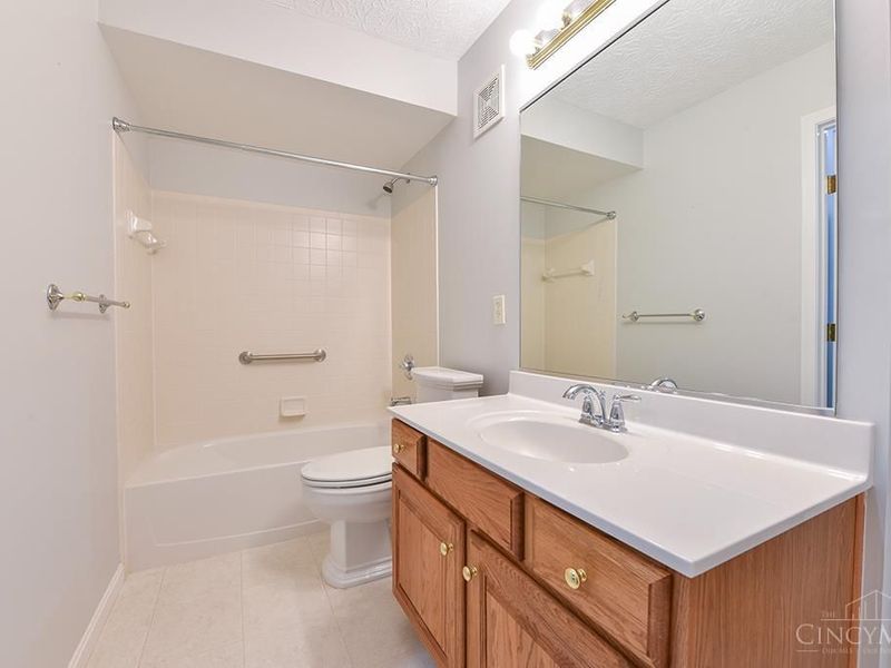 5958 Castlewood Crossing, Miami Twp, OH 45150 Photo 20