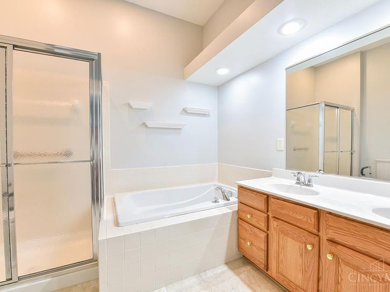 5958 Castlewood Crossing, Miami Twp, OH 45150 Photo 28