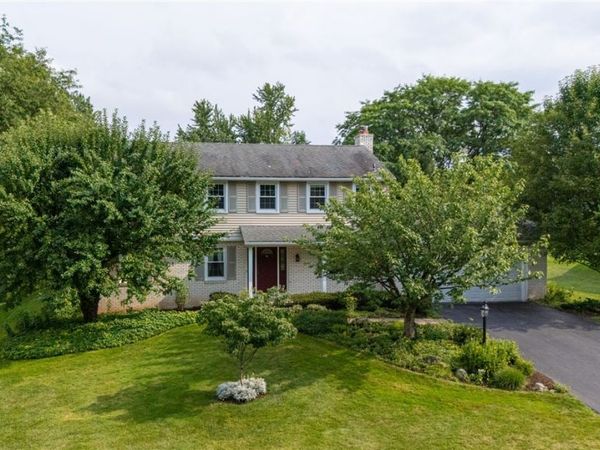 77 S Ridge Trl , Fairport, NY 14450