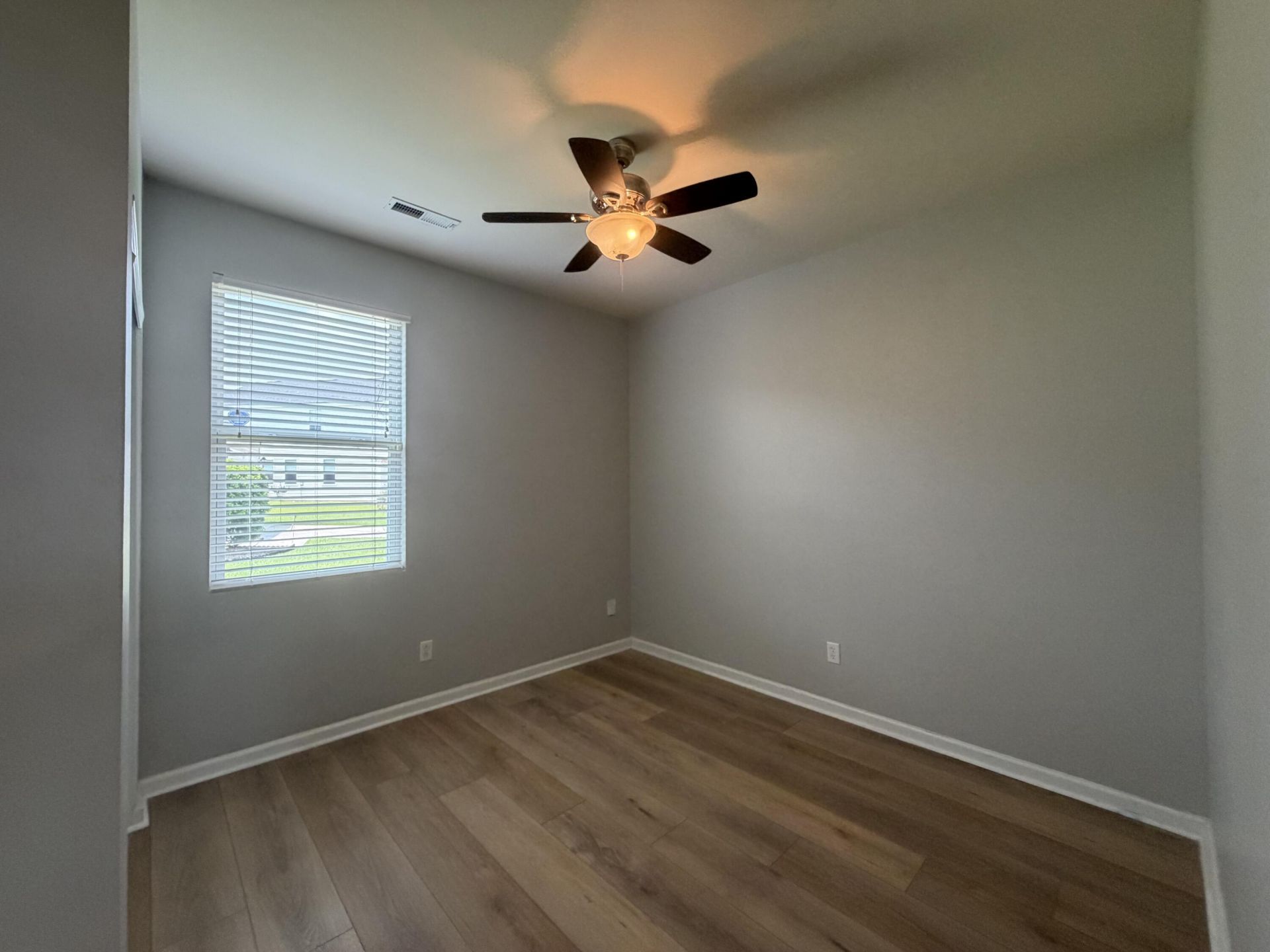 701 Greymohr Lane Photo 8
