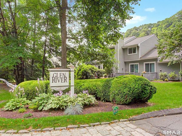 9 Glen, Unit 9, Wilton, CT 06897