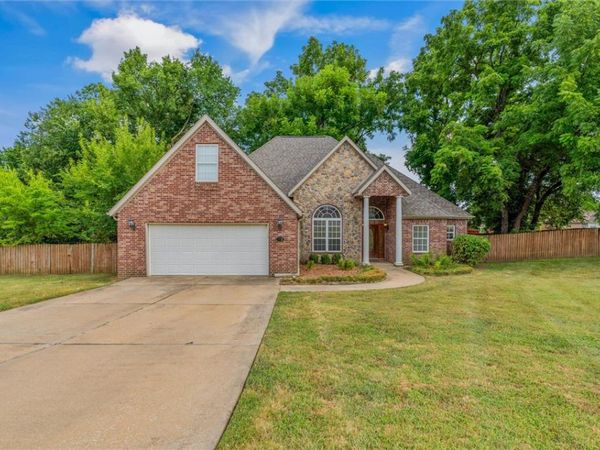 2603 SW 8th Street , Bentonville, AR 72712