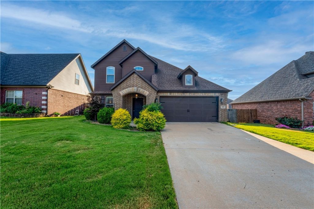105 NE Larkspur Lane, Bentonville, AR 72712 Main Photo