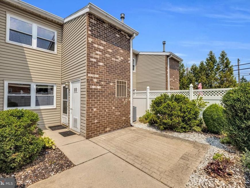 2900 State Hill Road, Unit I15, Wyomissing, PA 19610 Main Photo