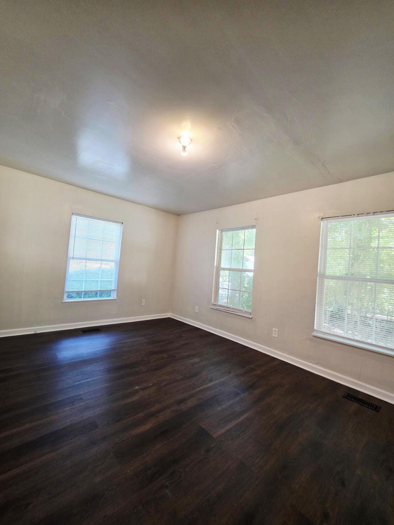 401 Clarendon Street Photo 18