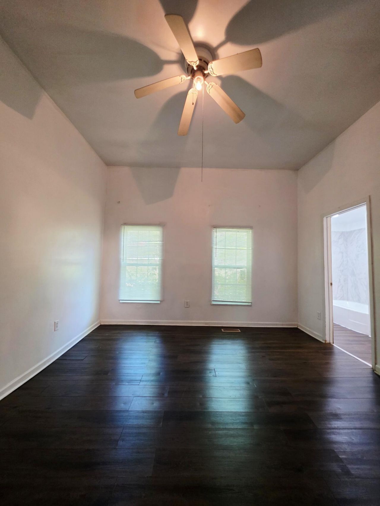 401 Clarendon Street Photo 20