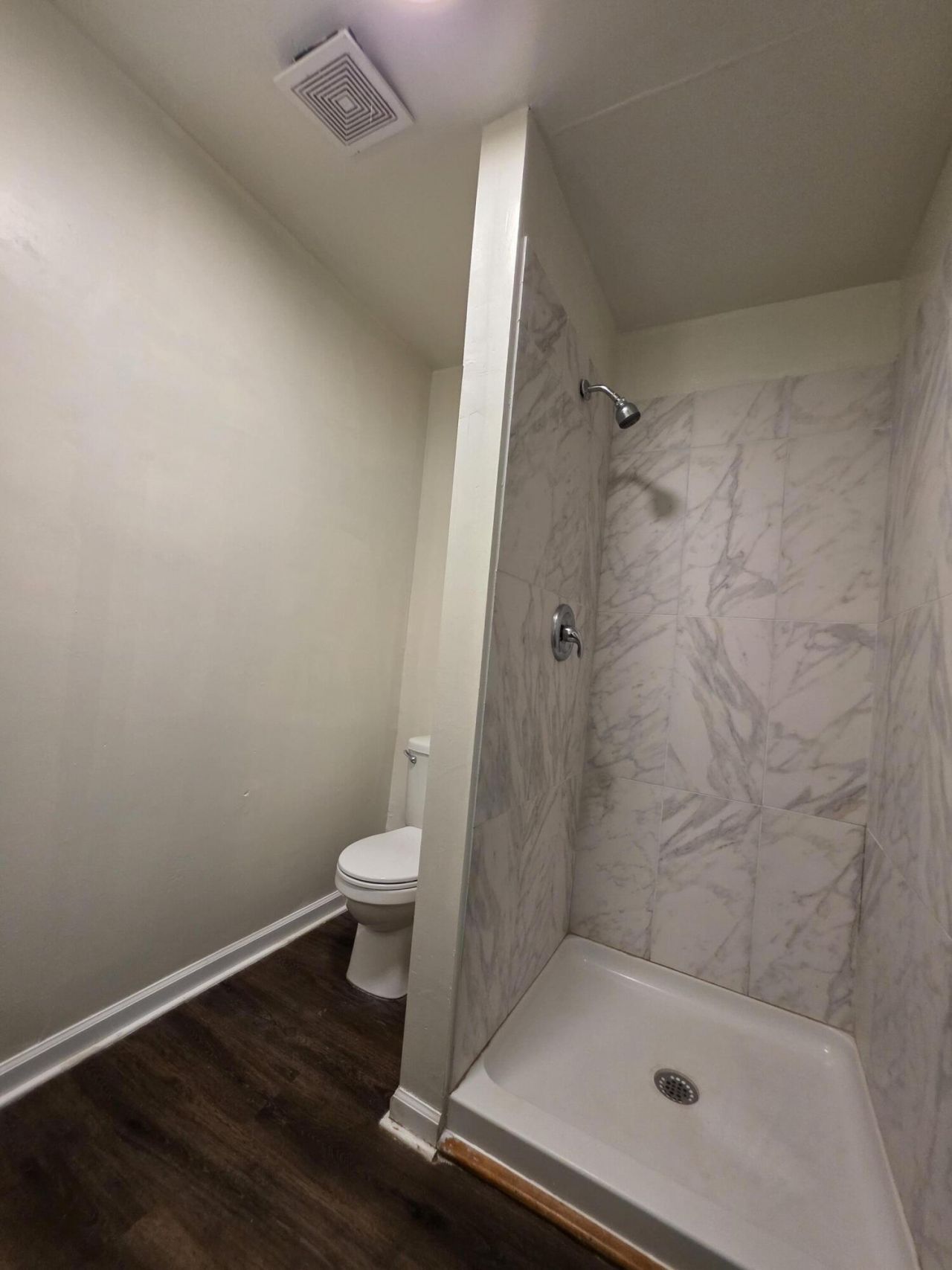 401 Clarendon Street Photo 23