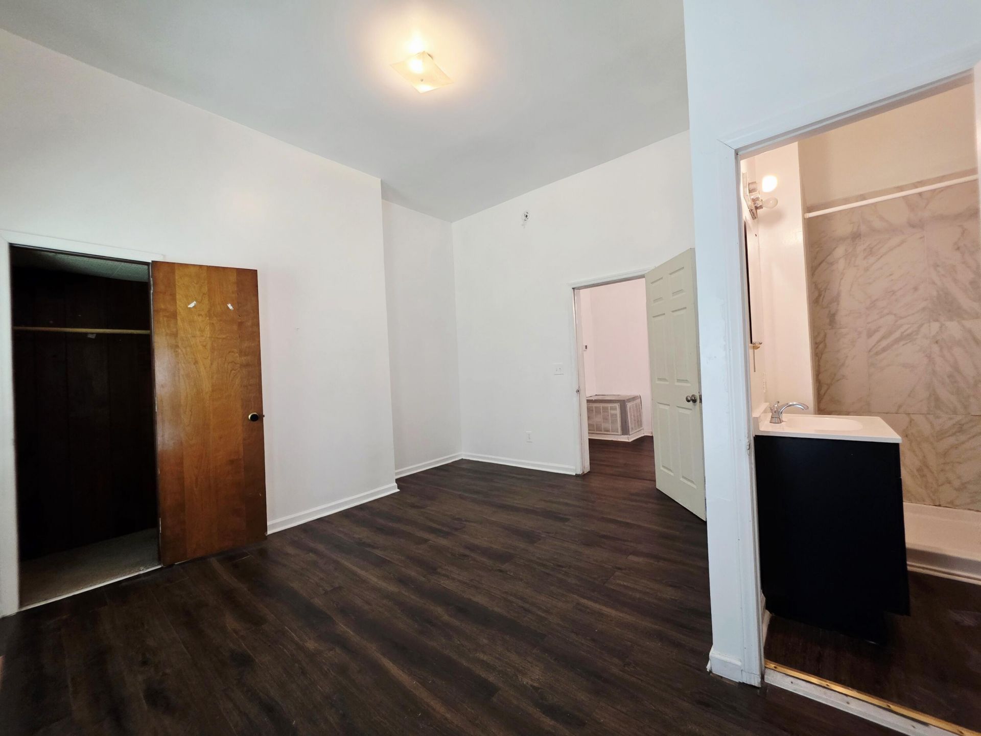 401 Clarendon Street Photo 24