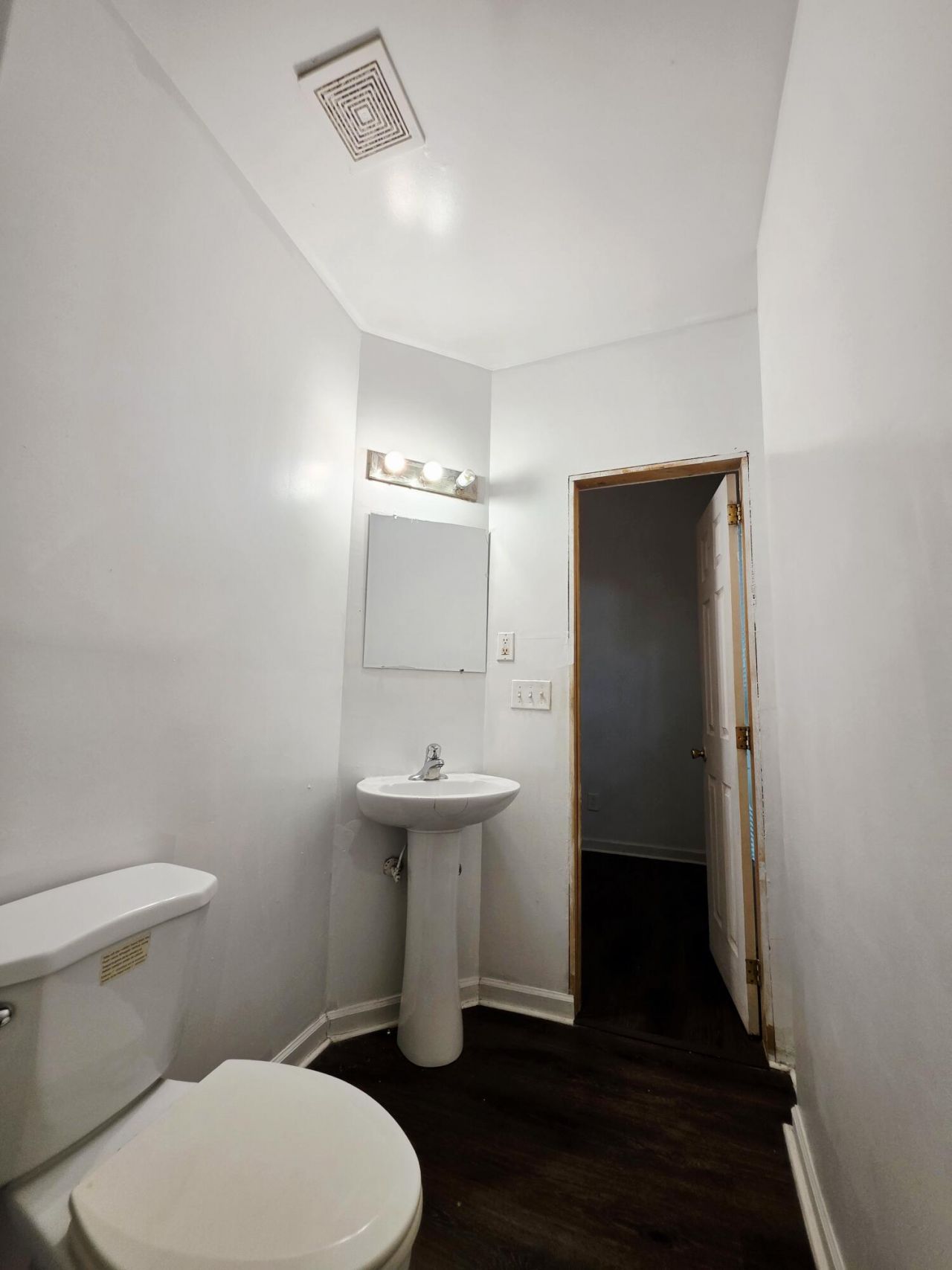 401 Clarendon Street Photo 25