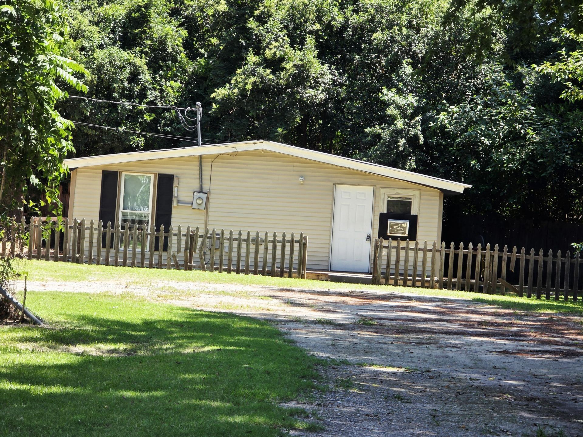 401 Clarendon Street Photo 30