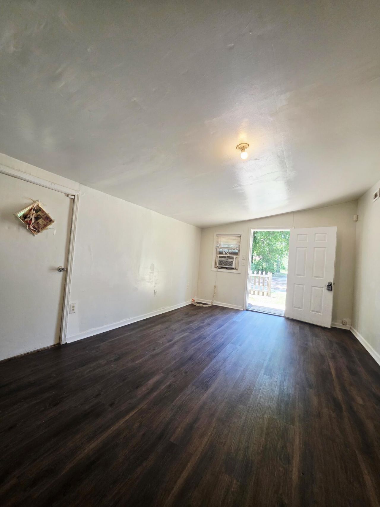 401 Clarendon Street Photo 33