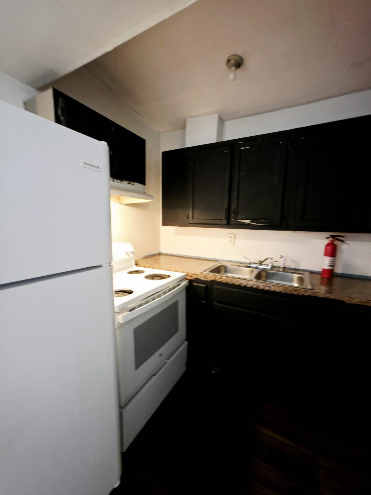 401 Clarendon Street Photo 35