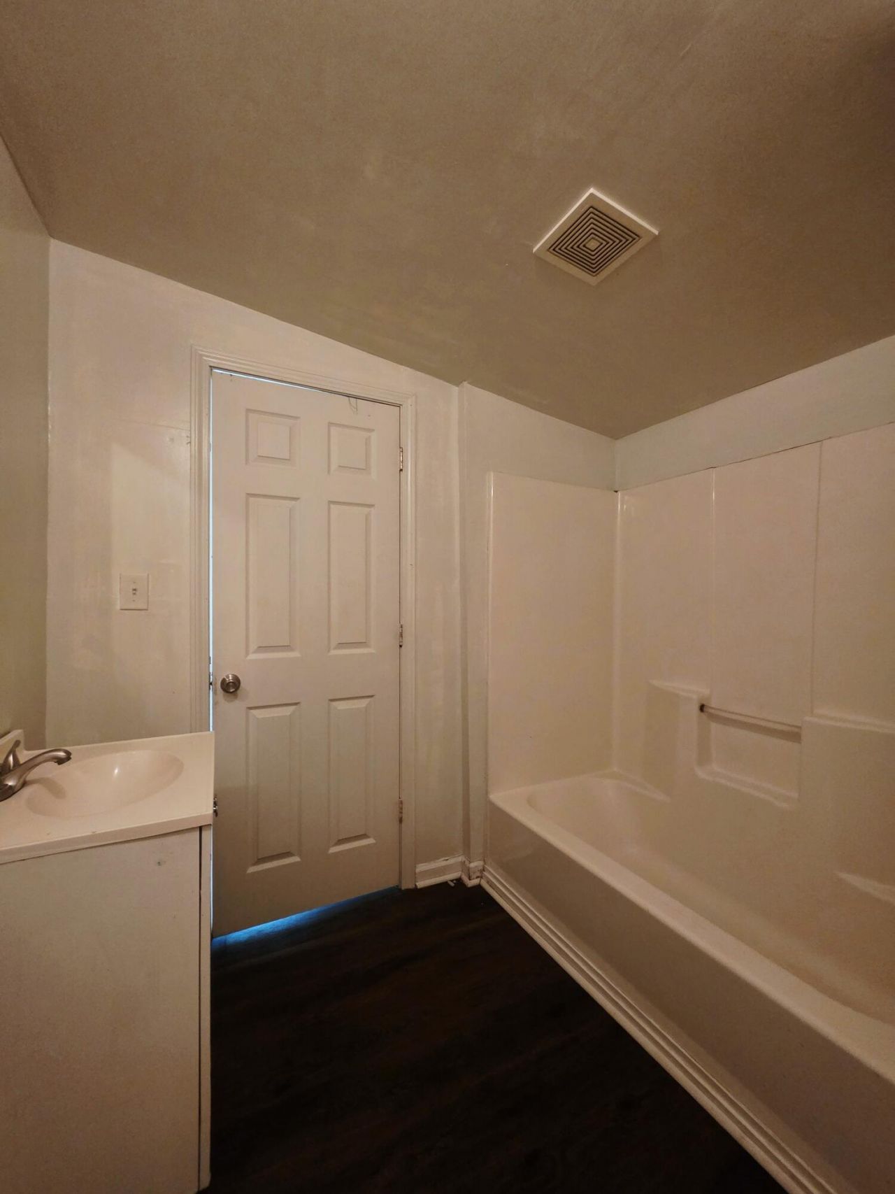 401 Clarendon Street Photo 41