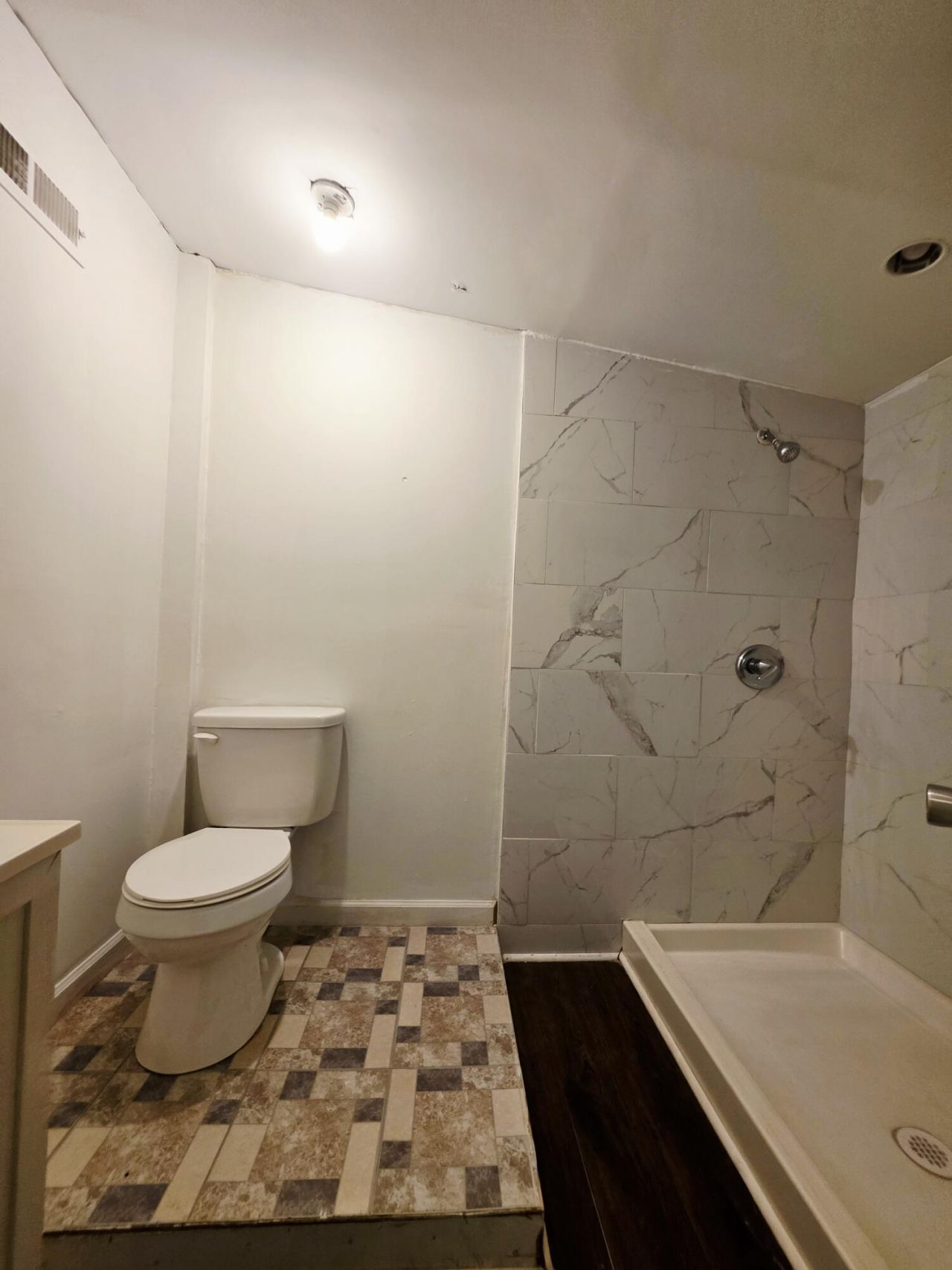 401 Clarendon Street Photo 42
