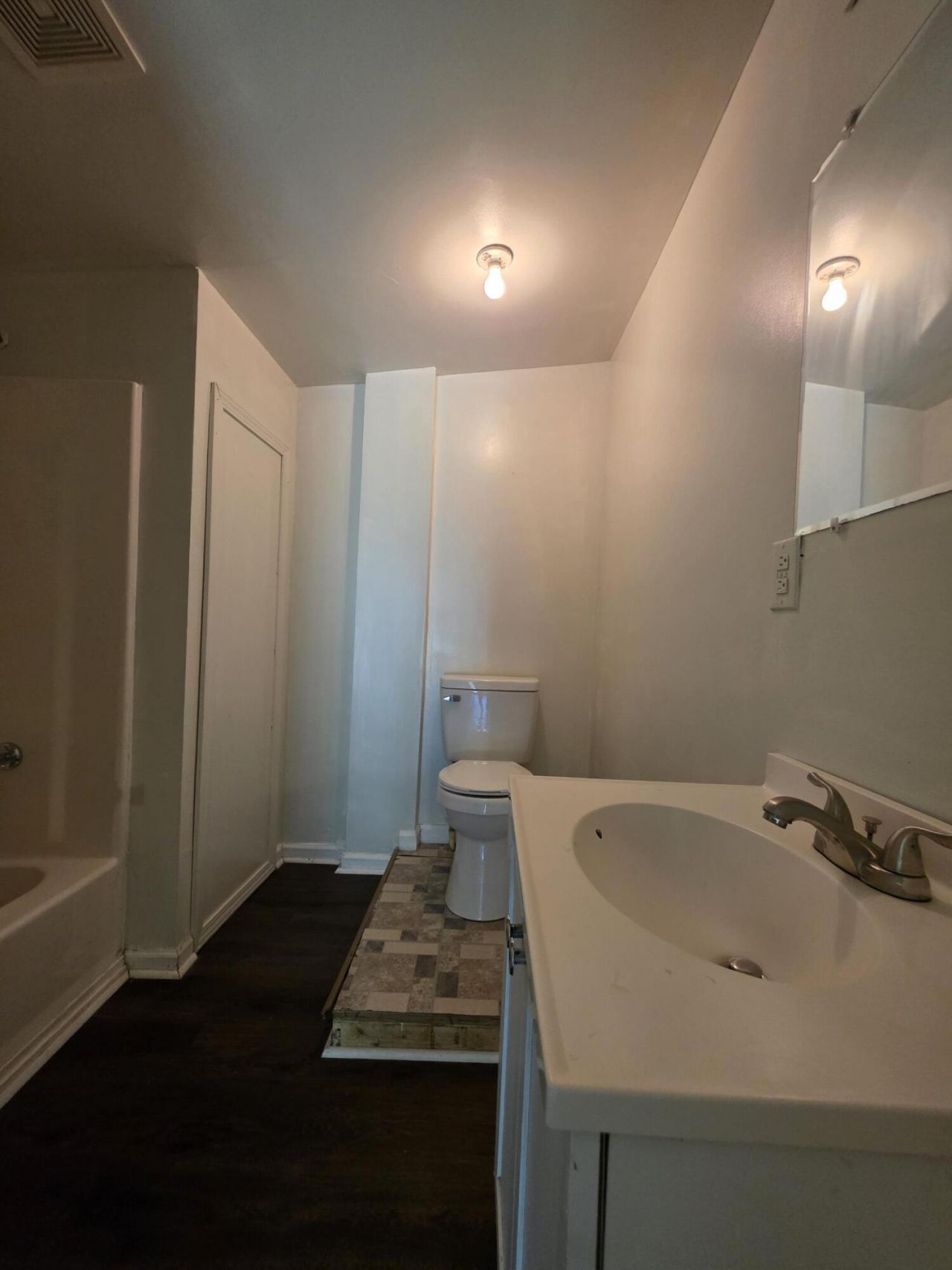 401 Clarendon Street Photo 43