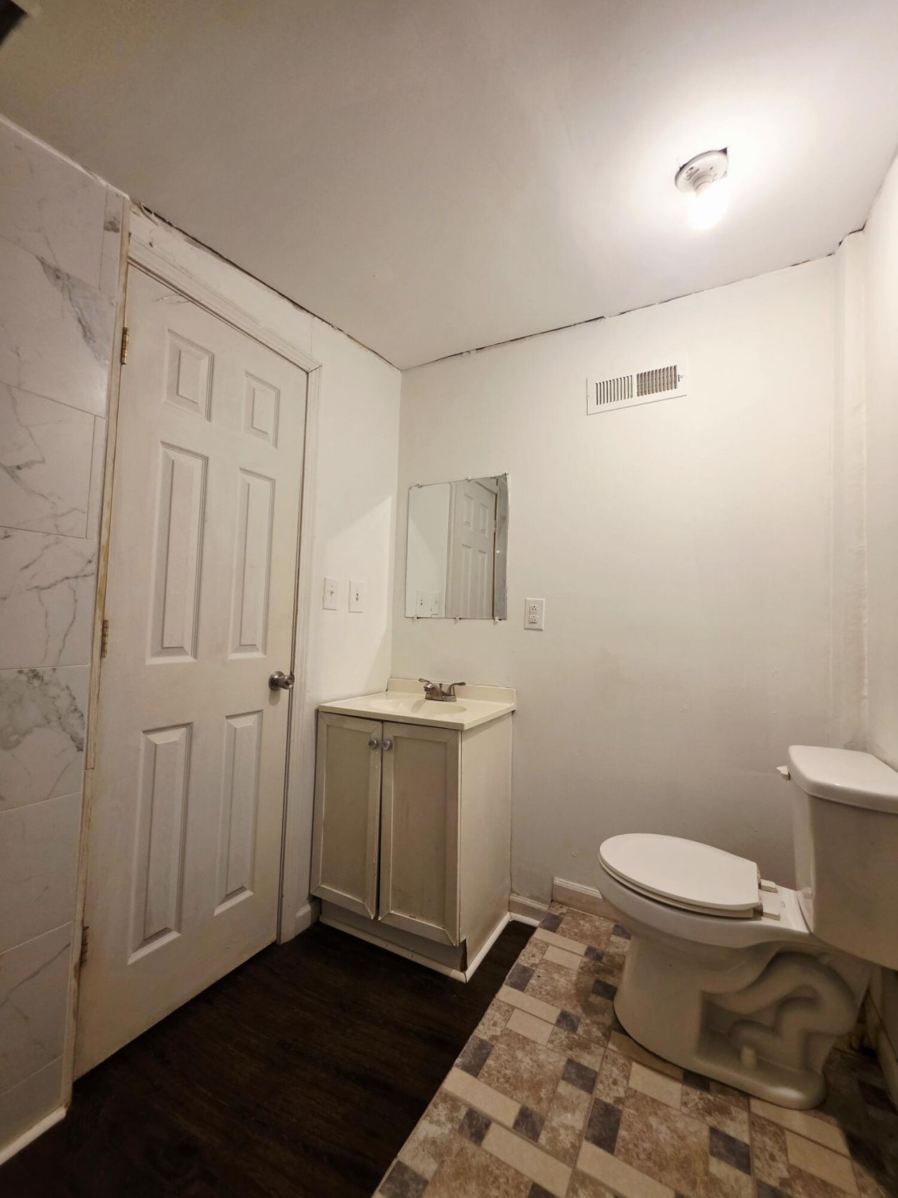 401 Clarendon Street Photo 44