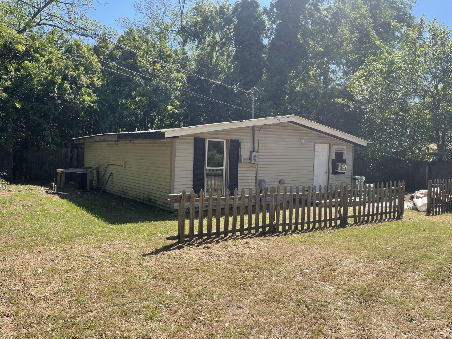 401 Clarendon Street Photo 45