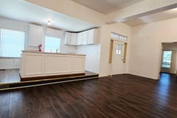 401 Clarendon Street photo 4