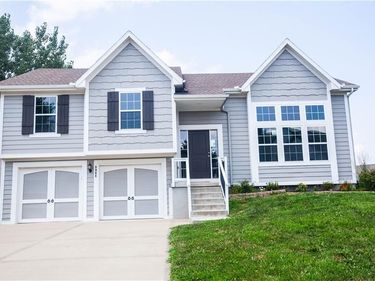 8908 NE 117th Terrace, Kansas City, MO 64157
